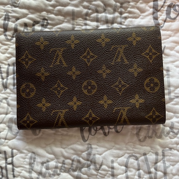 Vintage Louis Vuitton Monogram Wallet 7.5”x5” - Picture 3 of 17